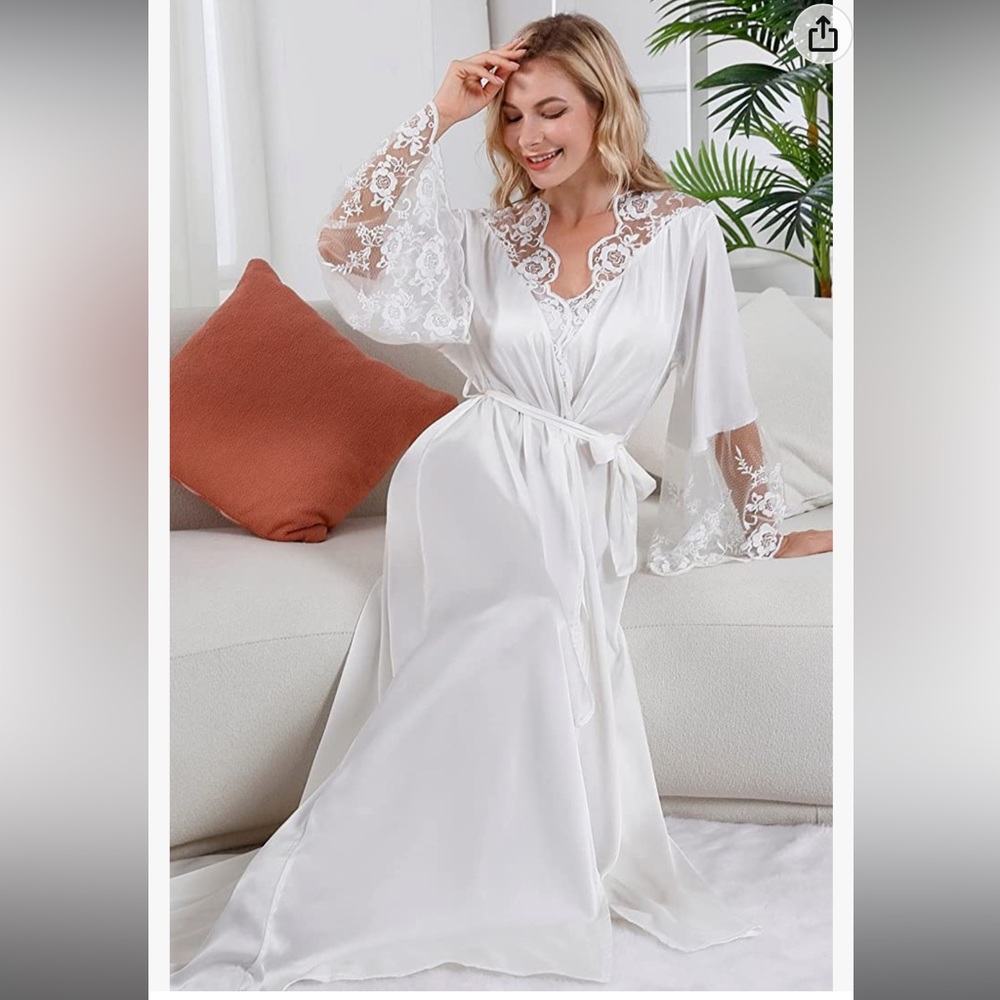 Robes Long with Flared Lace Cuffs for Wedding Bridal Party Maternity Gowns
